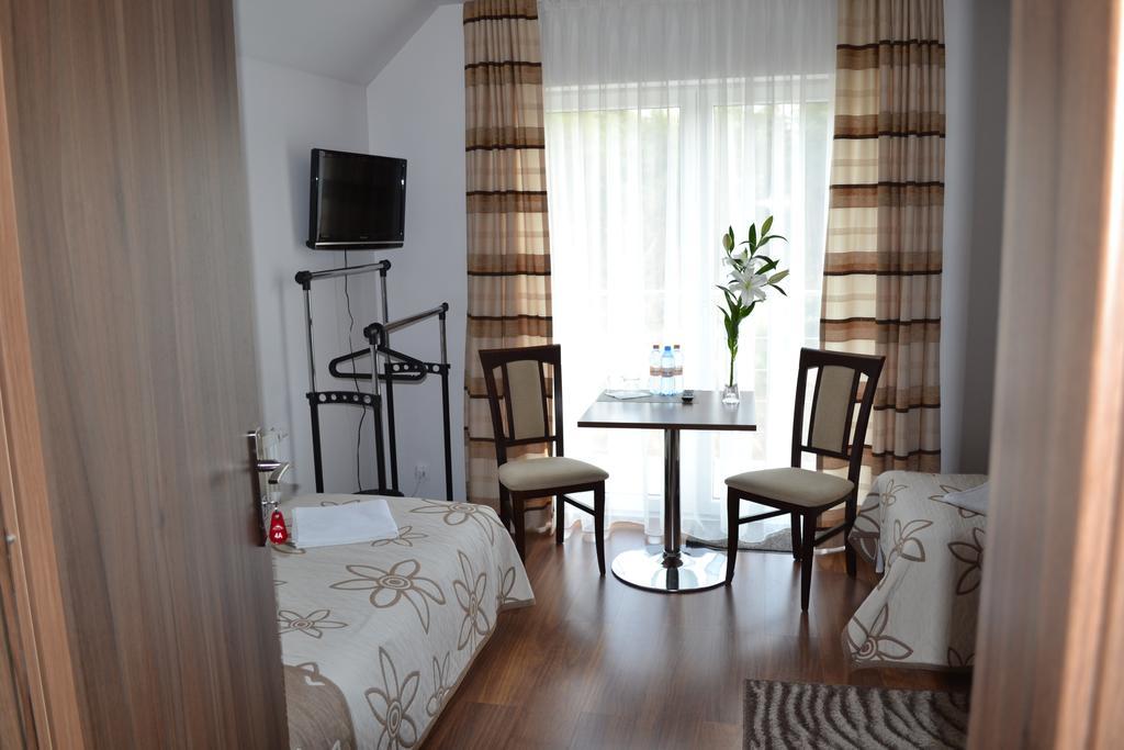 Hotel Kalinowy Sen à Varsovie Extérieur photo