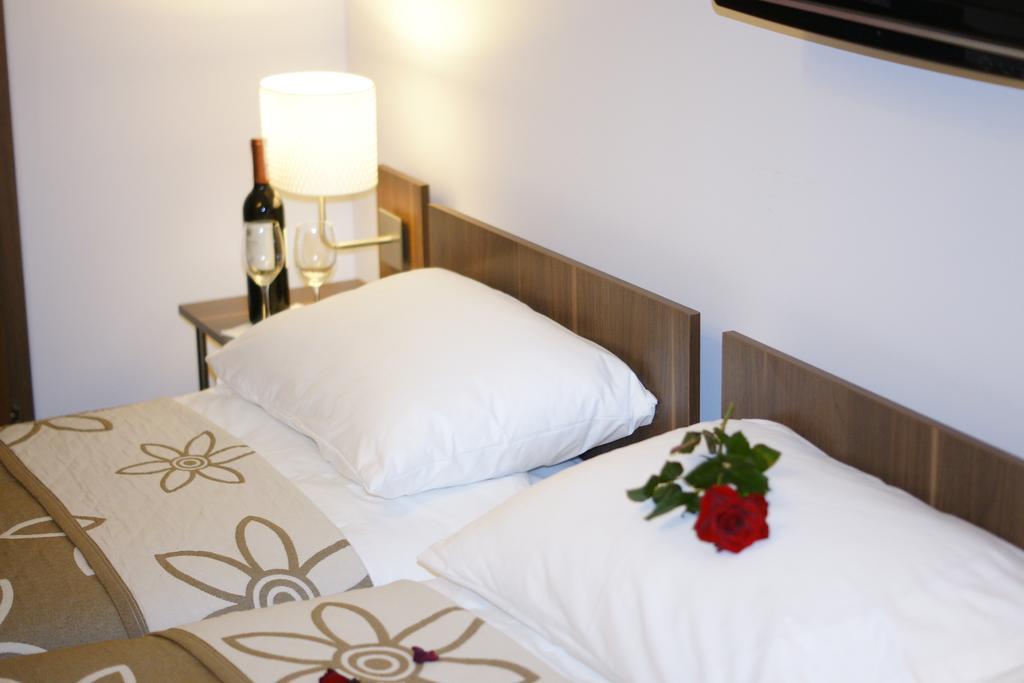 Hotel Kalinowy Sen à Varsovie Extérieur photo